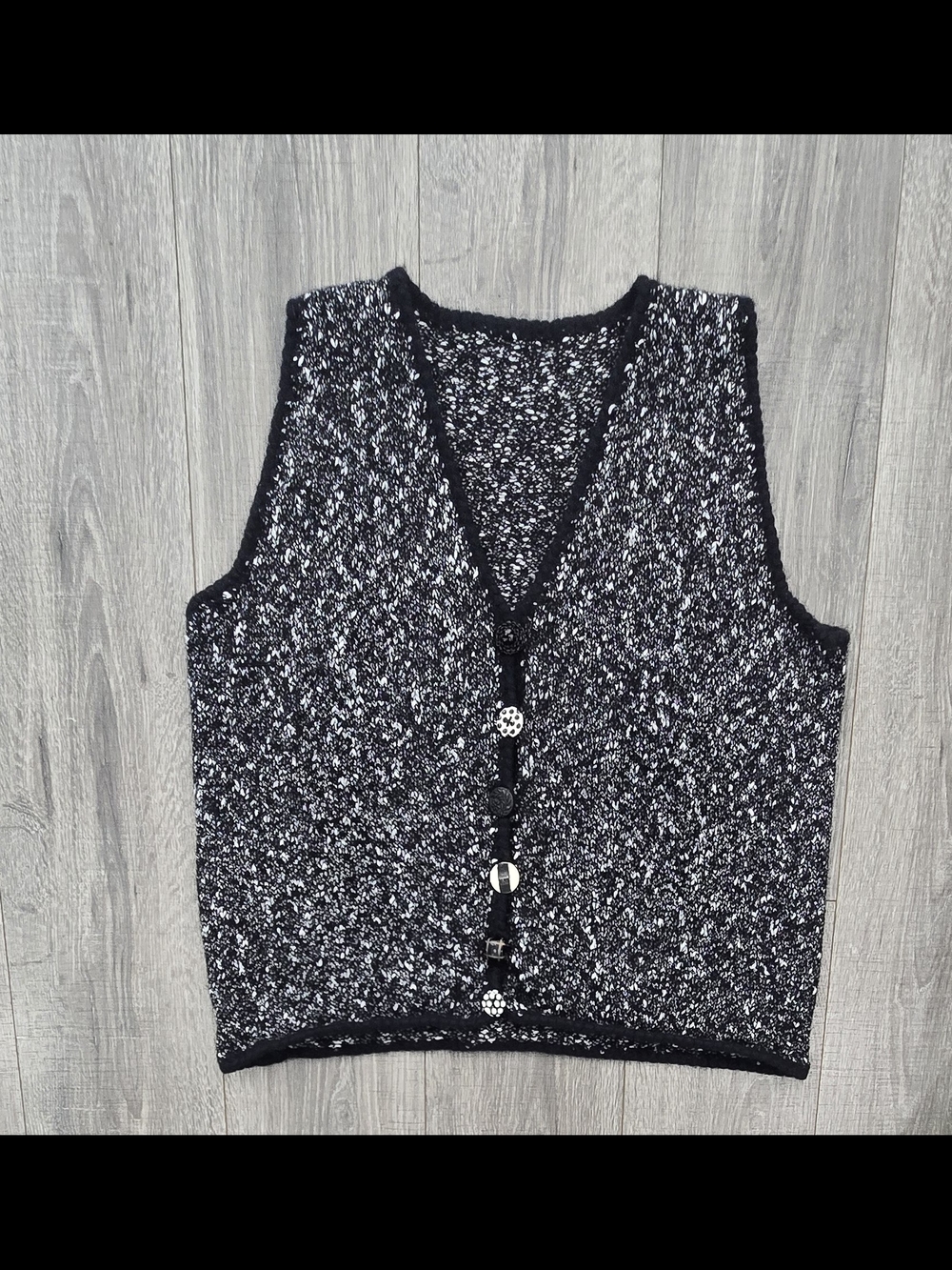 Unbranded Black White Bouclé Knit Vest Mixed Button Boho Artsy Women’s #590